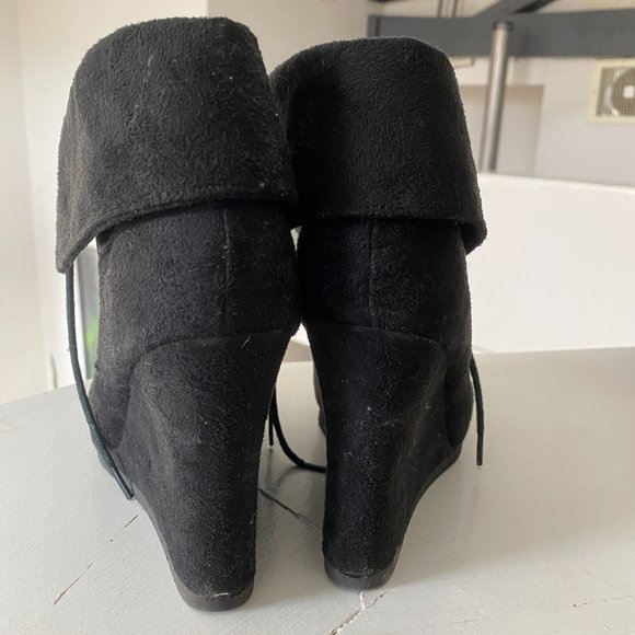 Mossimo Supply Co Wedge Booties Faux Black Suede 9 - Picture 8 of 13
